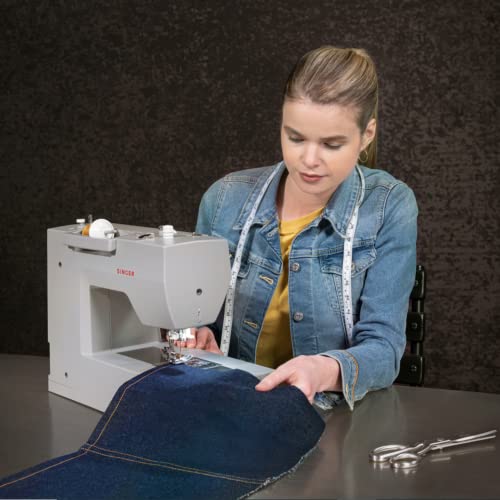 SINGER Heavy Duty 6700C Computerized Sewing Machine with Accessory Kit