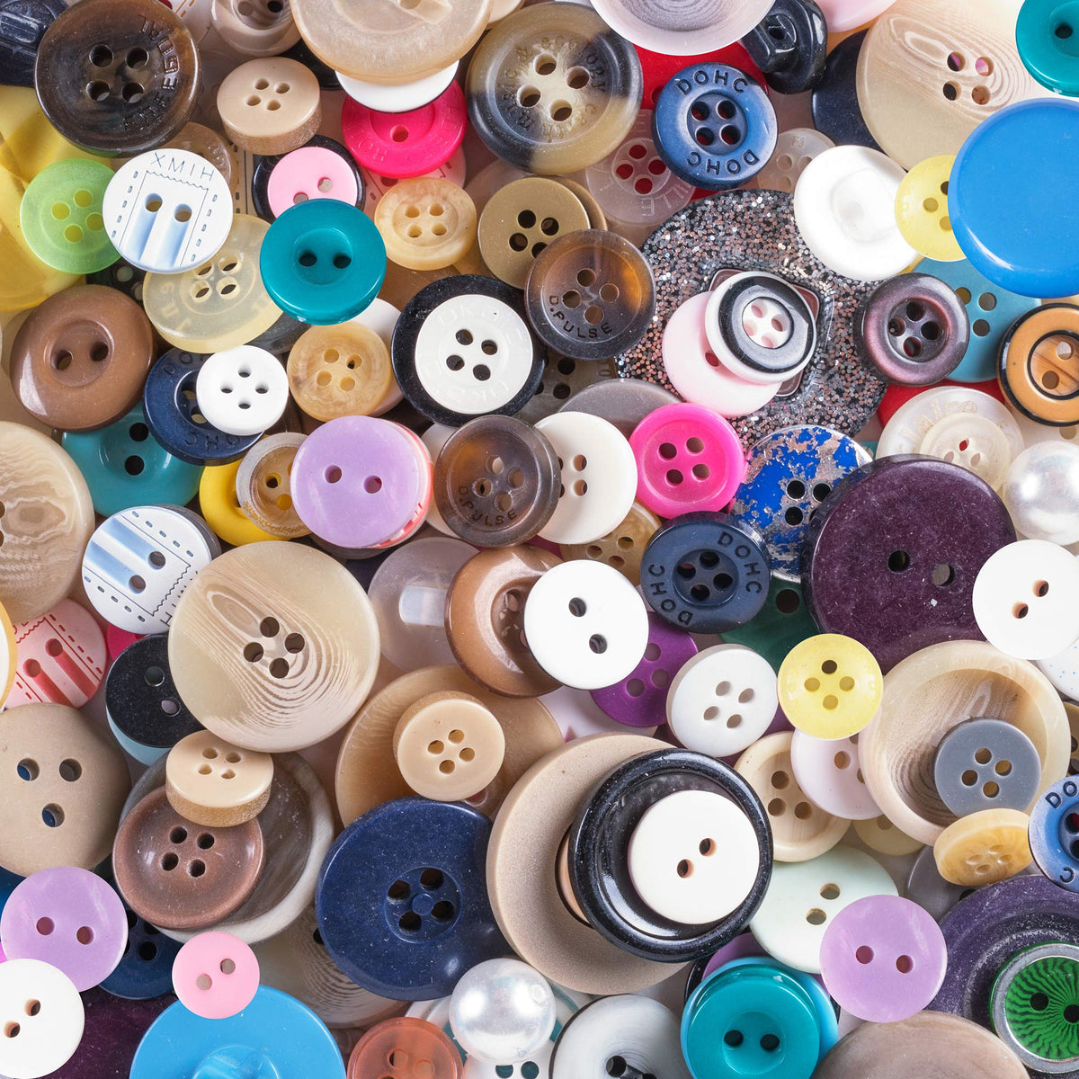 Super Z Outlet Scrambled Assortment Bag of Buttons for Arts & Crafts, 100